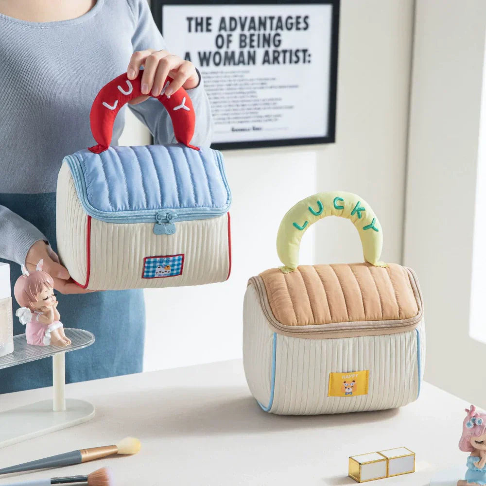 Portable Lucky Handle Makeup Storage Bag